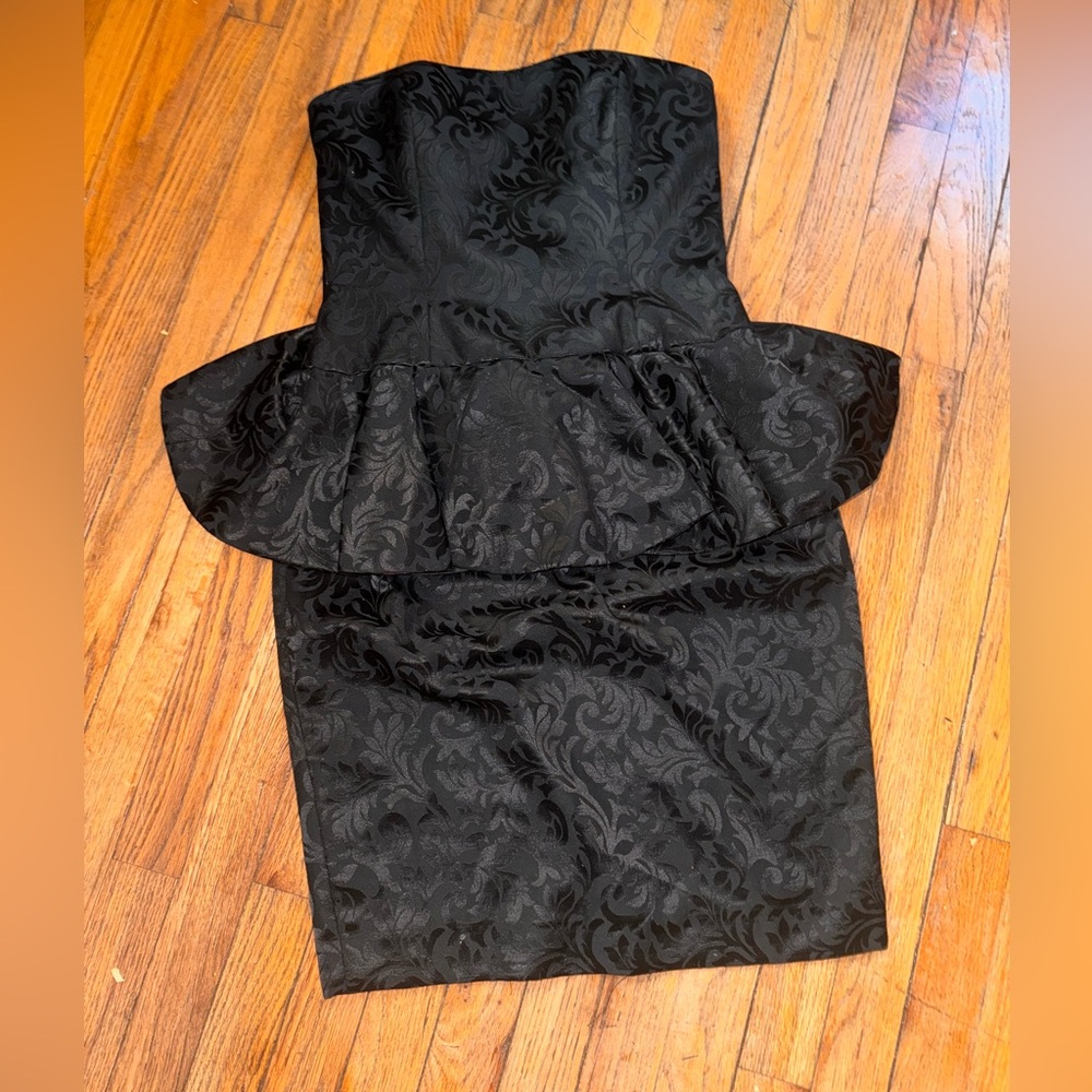 A.J. Bari black and Vibrant Pink peekaboo accent Dress